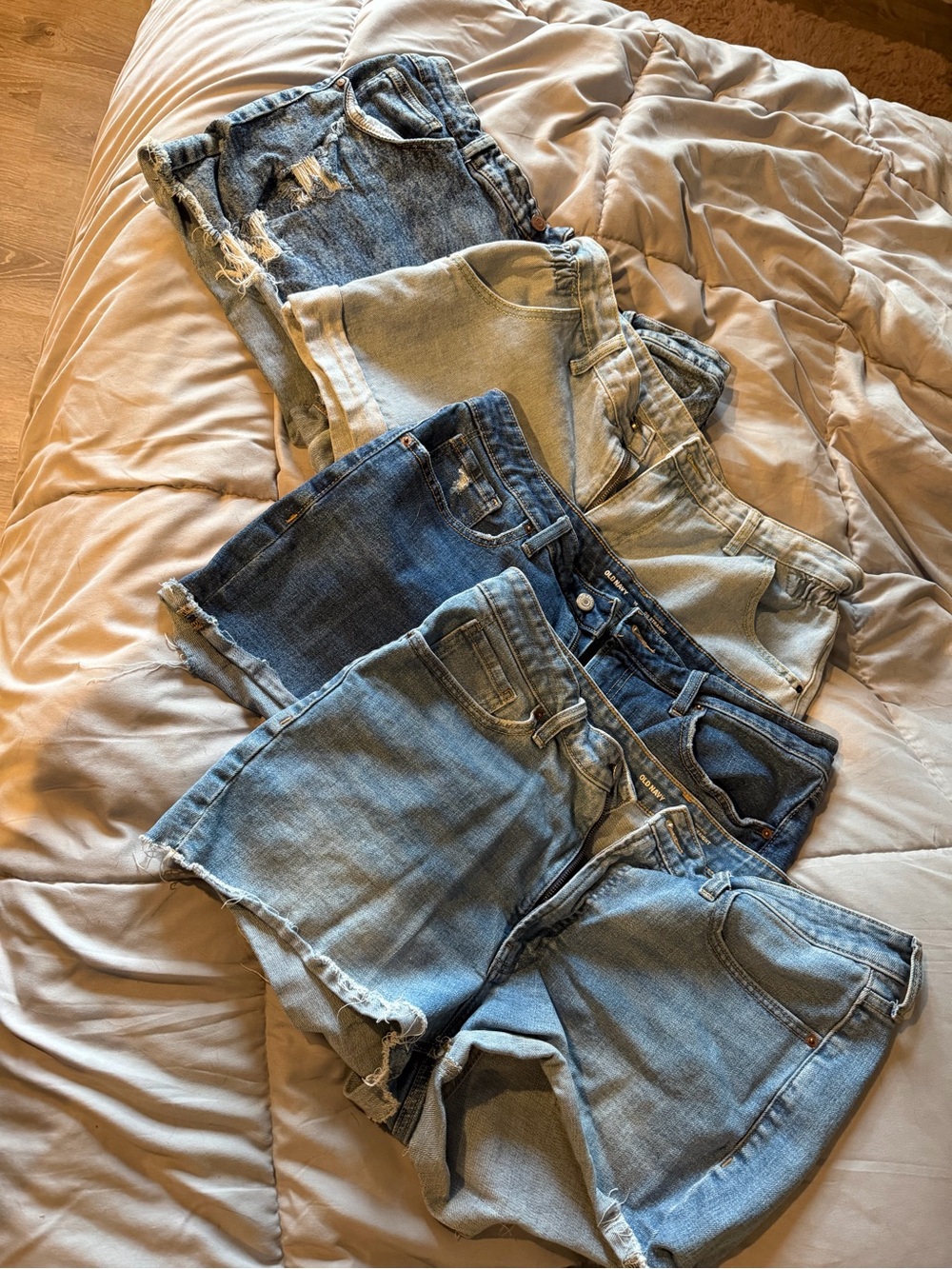 Old Navy Women’s Light Blue Denim Shorts - Classic Cut